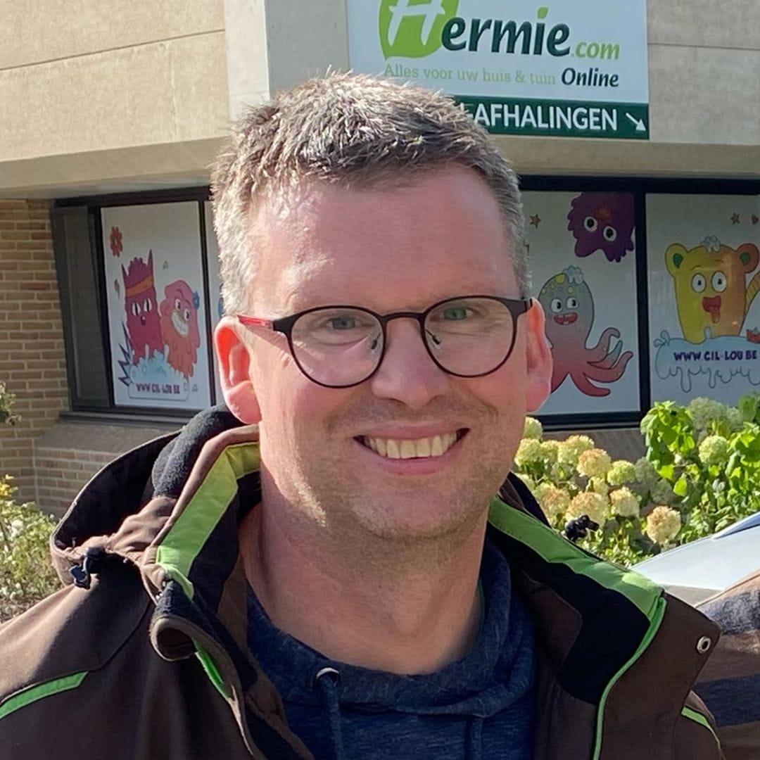 Steven Van den Bossche, Bestuurder — Hermie.com